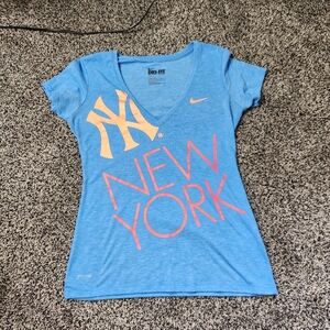 New York Yankees Nike Women V Neck T-Shirt Slim Fit Dri Fit Blue Size Medium MLB